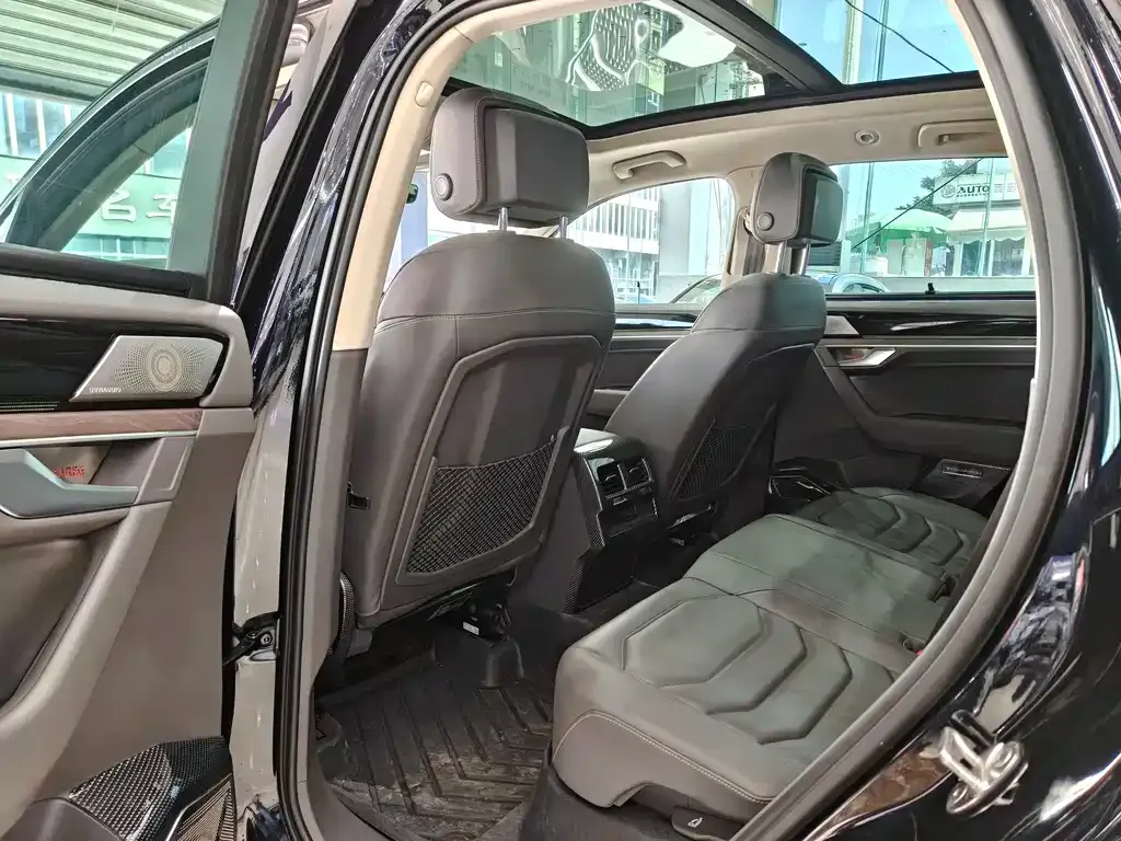 Volkswagen Touareg 2021 из CN, фото 10