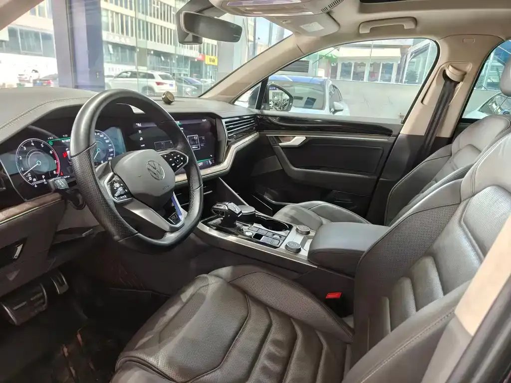 Volkswagen Touareg 2021 из CN, фото 4