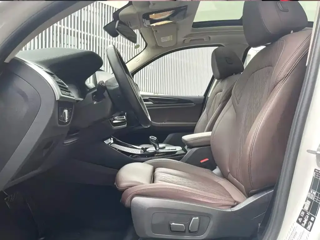 BMW X3 2024 из CN, фото 2