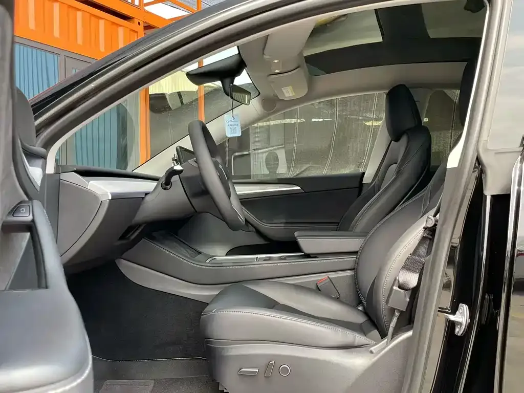 Tesla Model Y 2023 из CN, фото 6