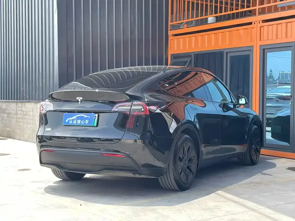 Tesla Model Y 2023 из CN, фото 3