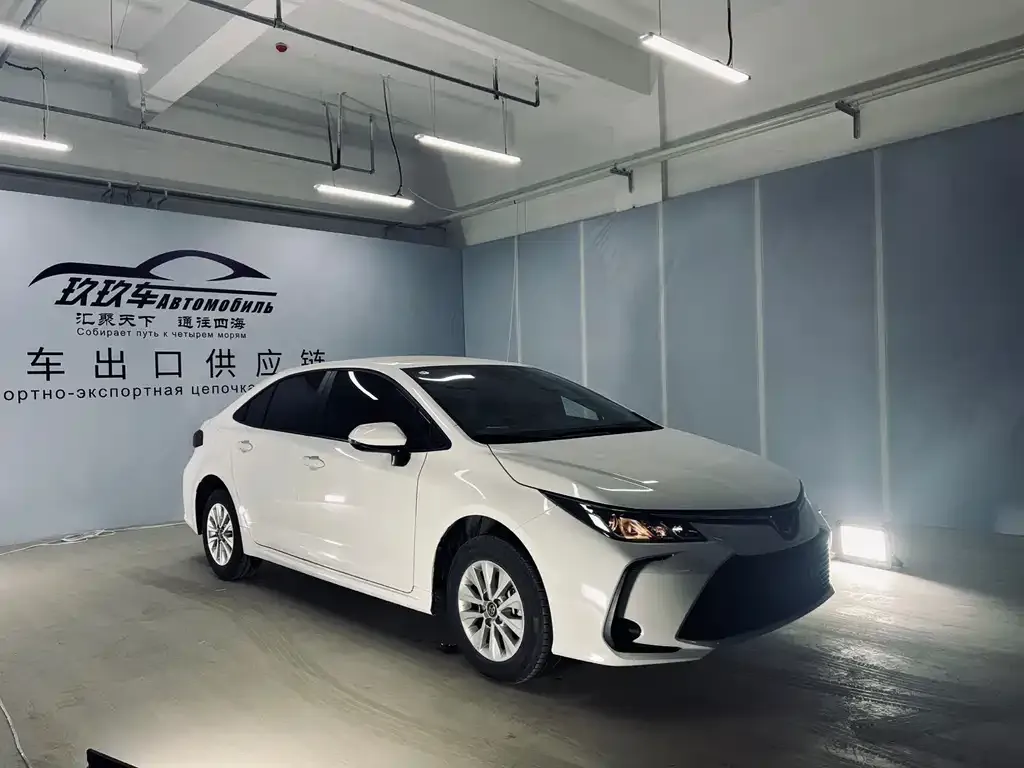 Toyota Corolla — фото 9