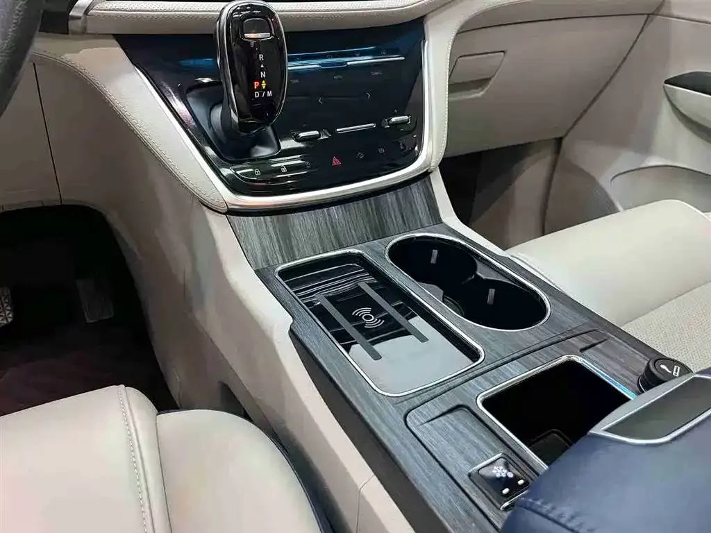 Buick GL8 2023 из CN, фото 9