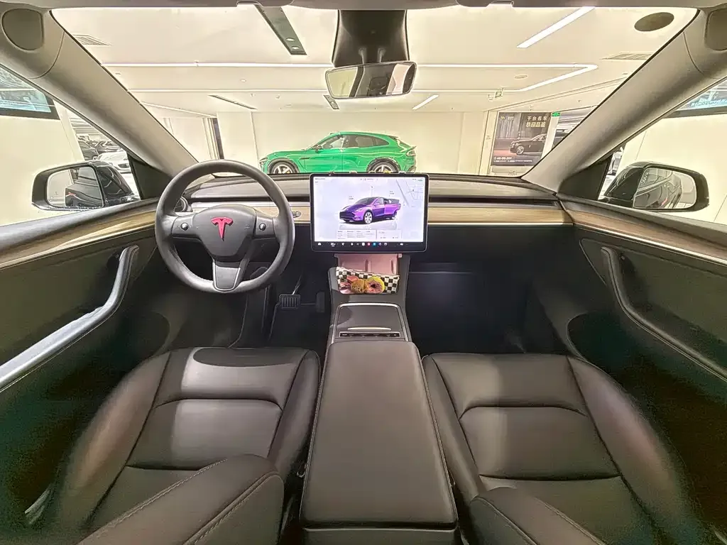 Tesla Model Y — фото 7