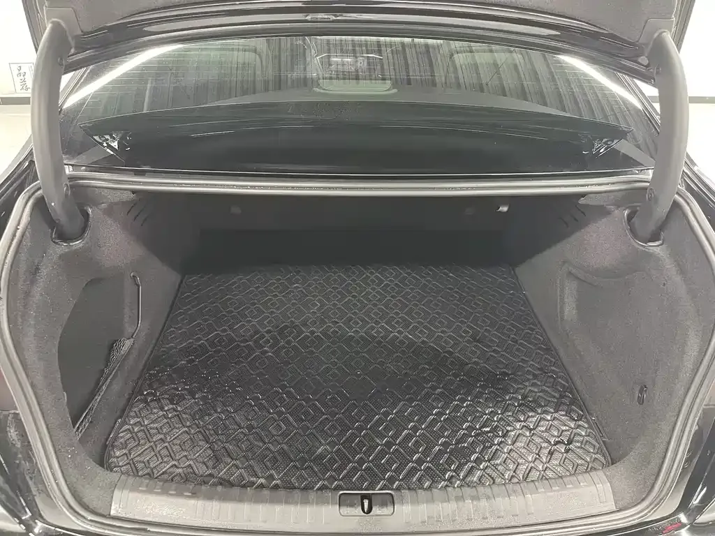Audi A6L 2022 из CN, фото 9
