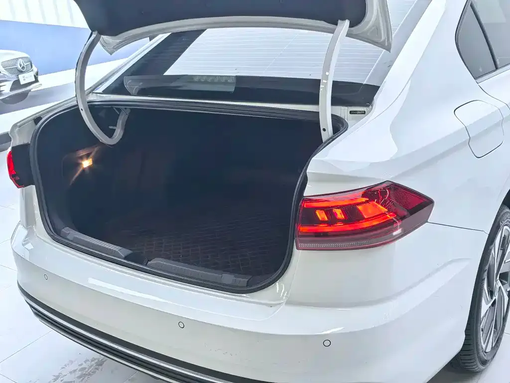 Volkswagen Bora 2025 из CN, фото 5