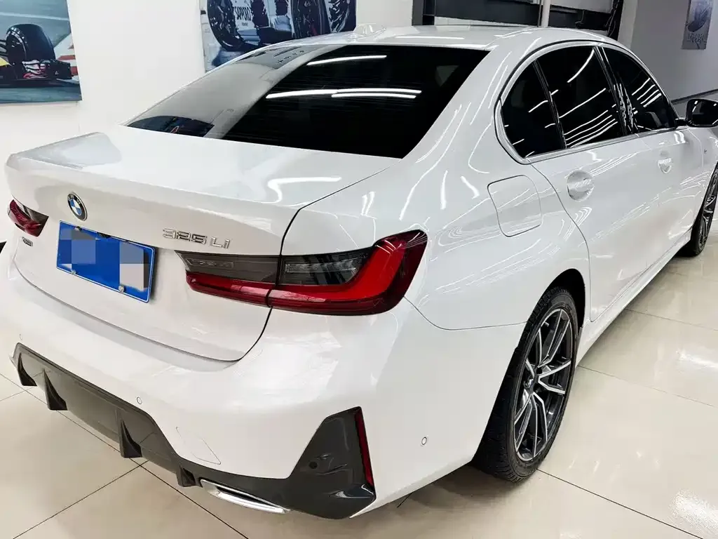 BMW 3 Series 2023 из CN, фото 4
