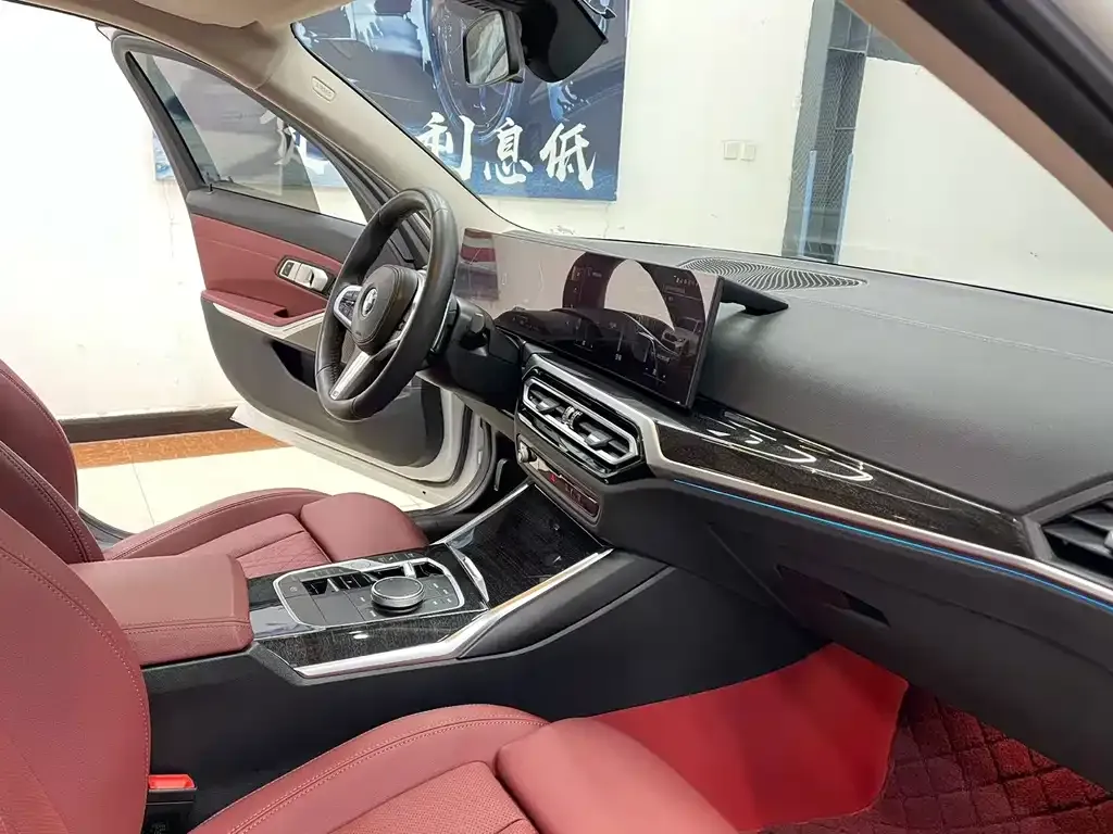 BMW 3 Series 2023 из CN, фото 2
