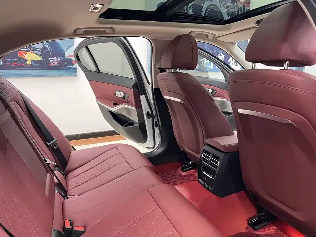 BMW 3 Series 2023 из CN, фото 7