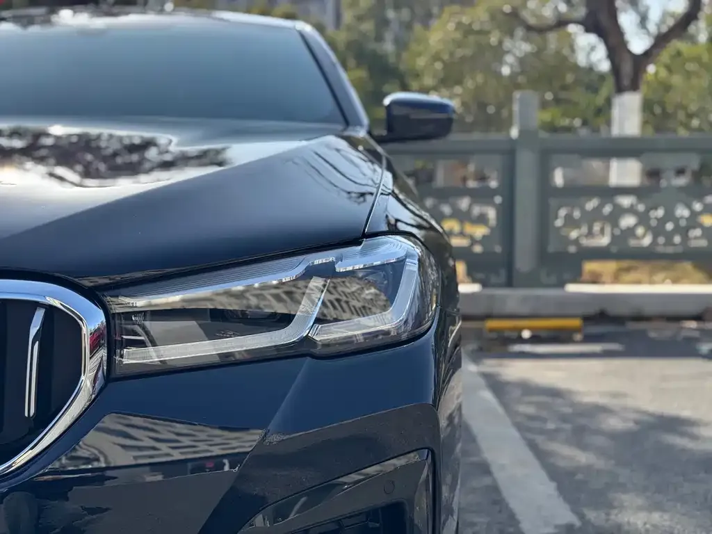 BMW 5 Series — фото 4