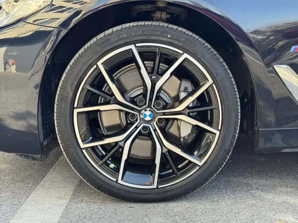 BMW 5 Series — фото 6