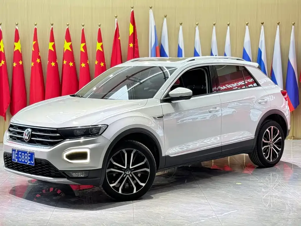 Volkswagen T-Roc — фото 1