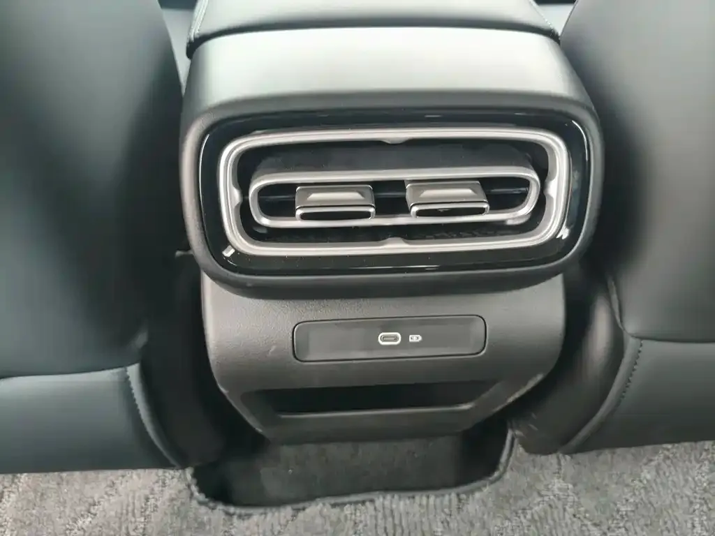 Geely 银河星耀6 2026 из CN, фото 2
