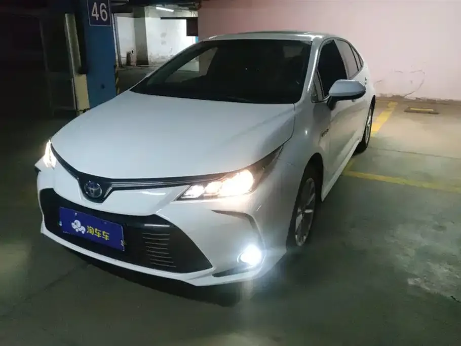 Toyota Corolla — фото 1