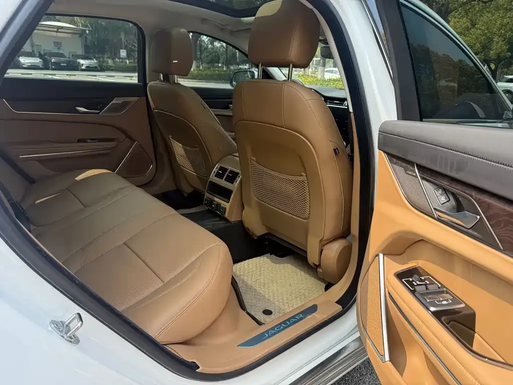 Jaguar XFL 2024 из CN, фото 2
