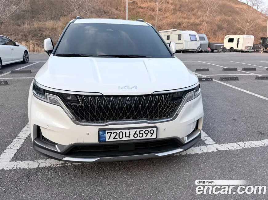 Kia Carnival 11-Seater Signature