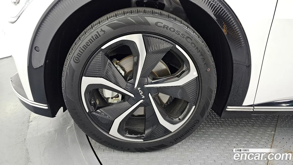 Kia EV6 — фото 10