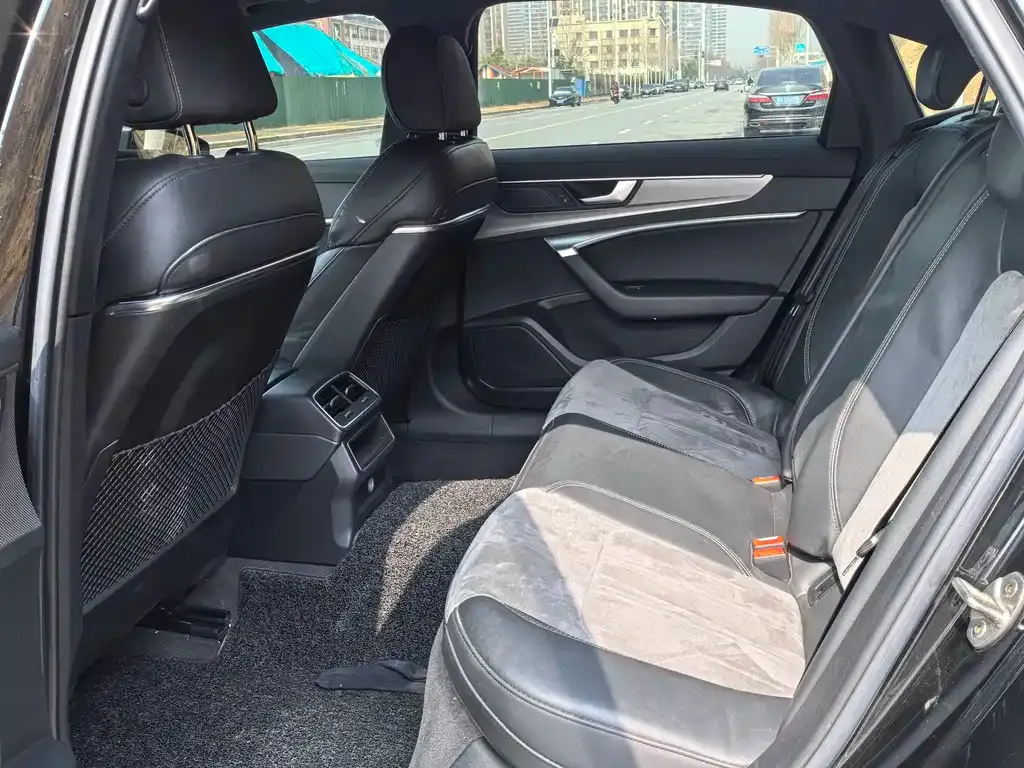 Audi A6L 2021 из CN, фото 7