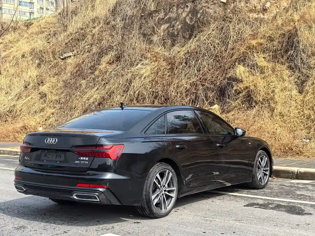 Audi A6L 2021 из CN, фото 6