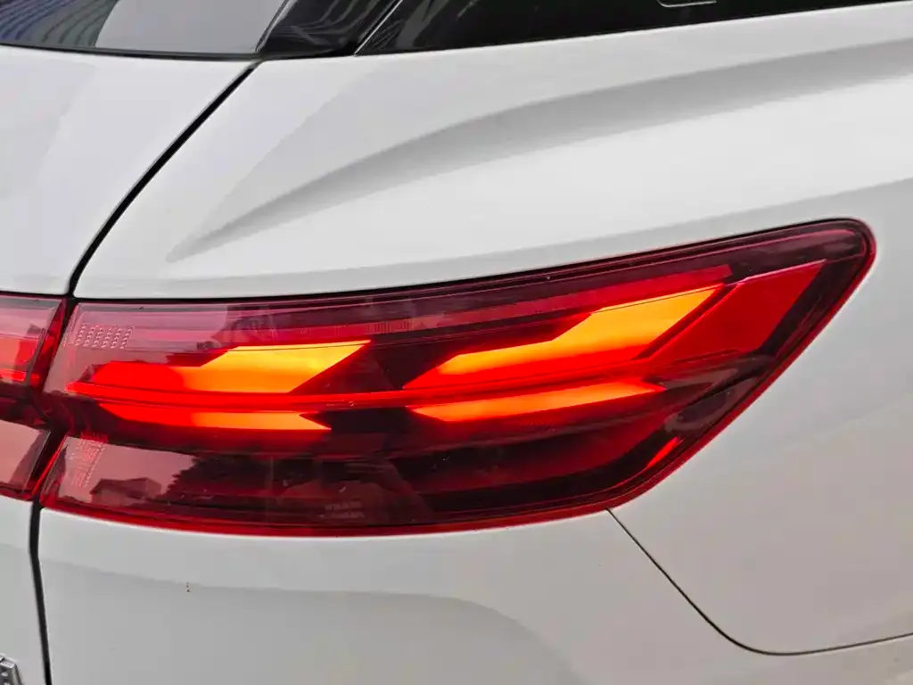 Audi Q5 e-tron — фото 2