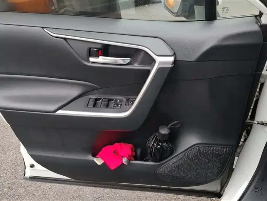 Toyota RAV4 2021 из CN, фото 3