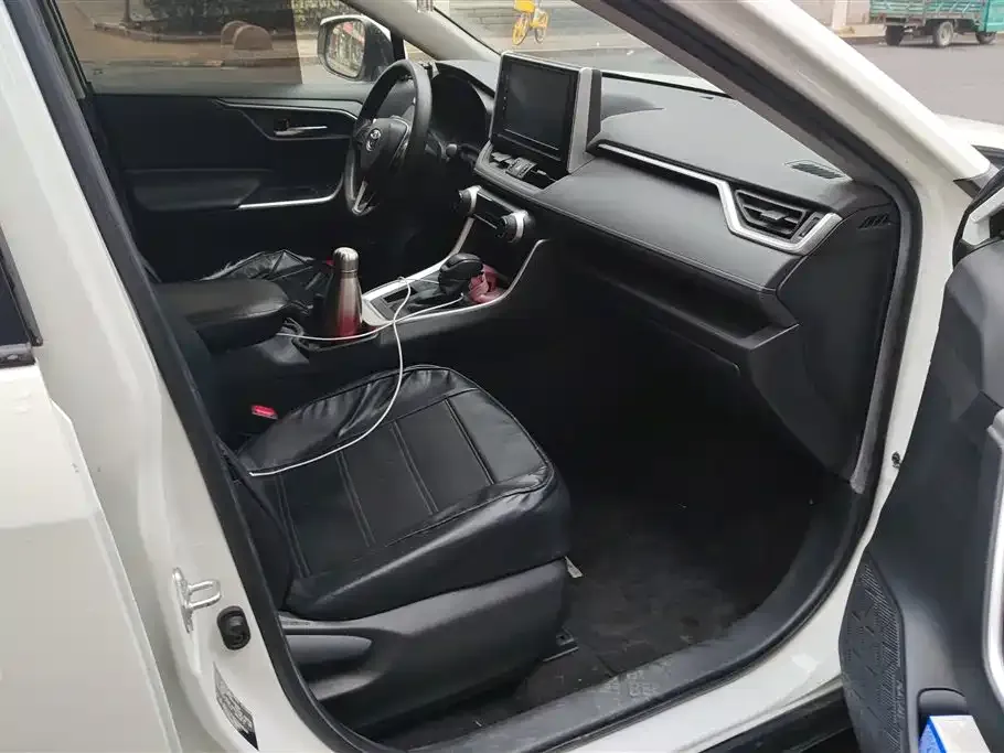 Toyota RAV4 2021 из CN, фото 4