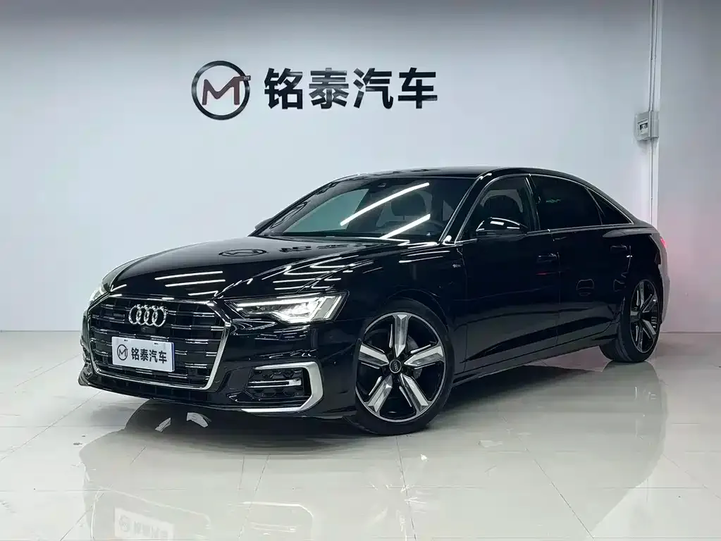 Audi A6L — фото 1