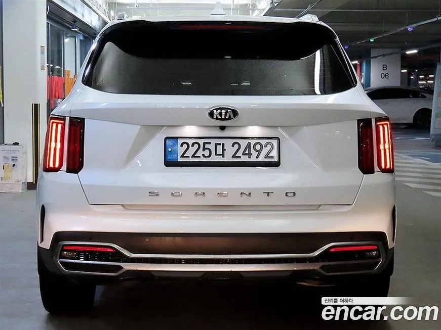 Kia Sorento — фото 6