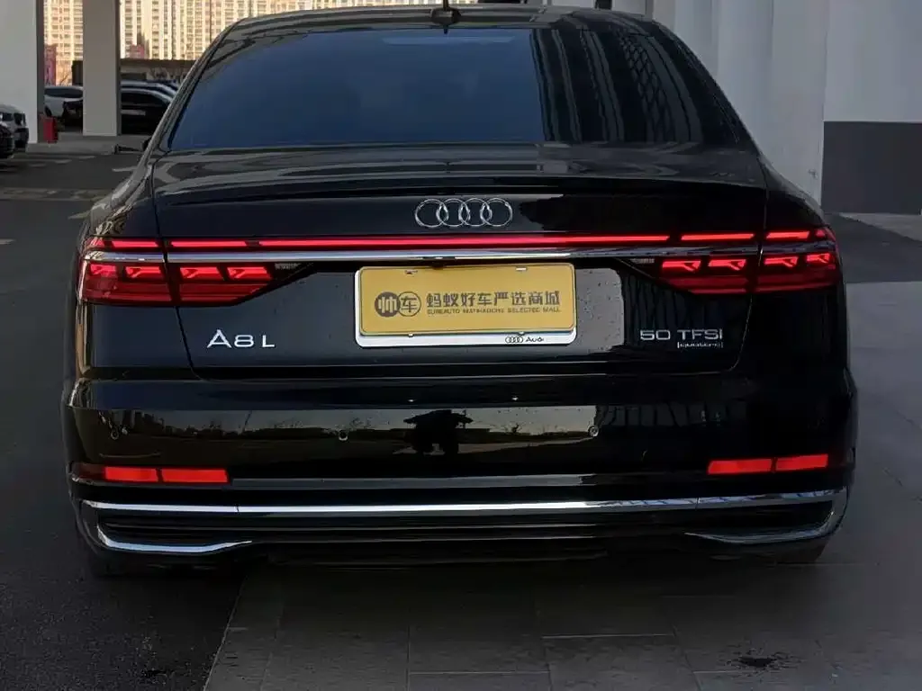 Audi A8 — фото 8