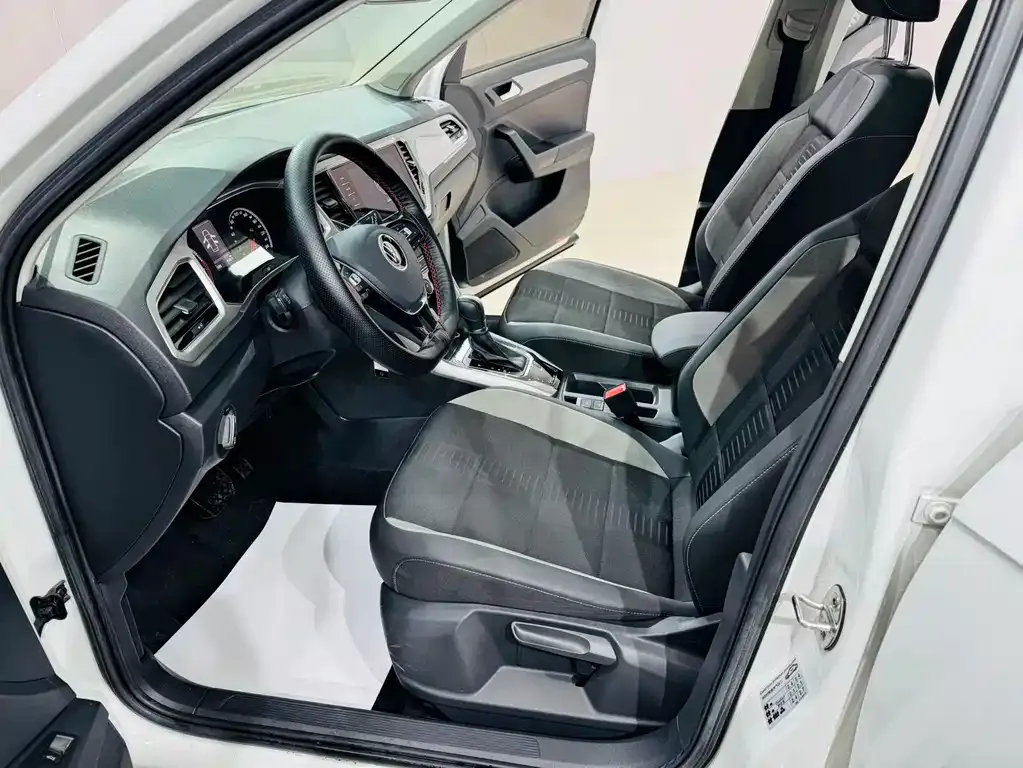 Volkswagen T-Roc 2021 из CN, фото 4