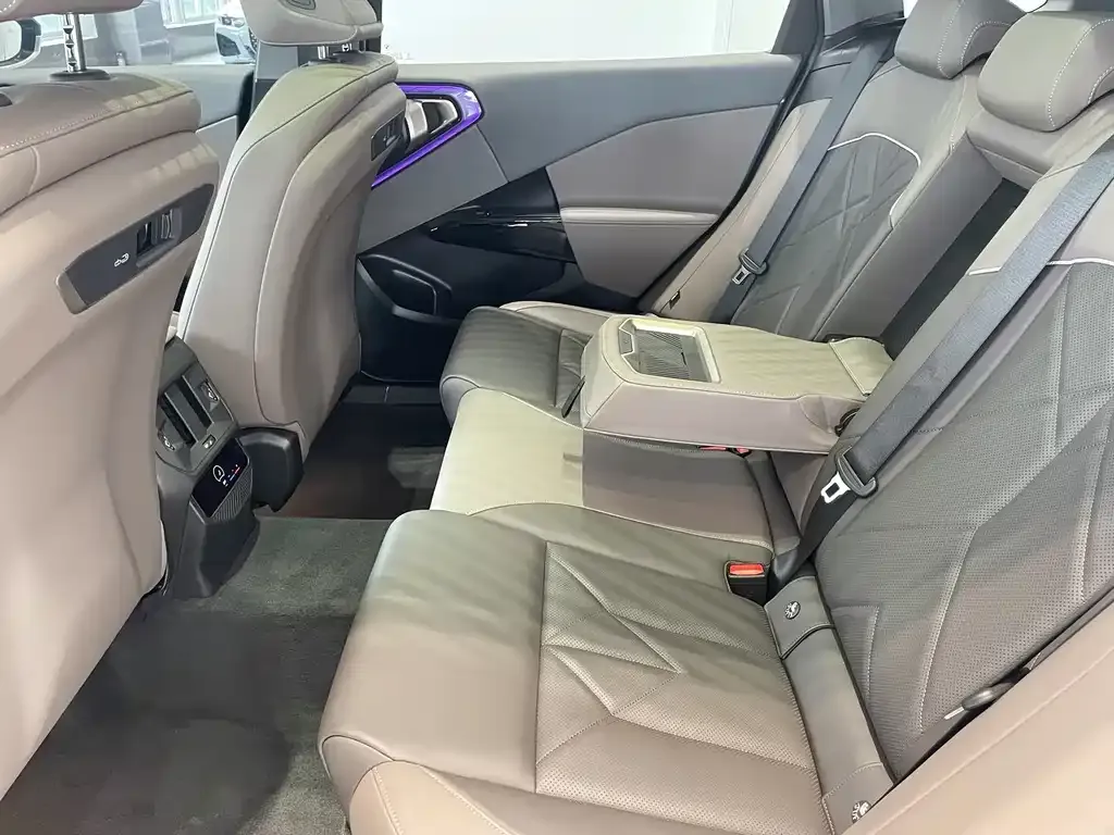 BMW X3 2025 из CN, фото 8