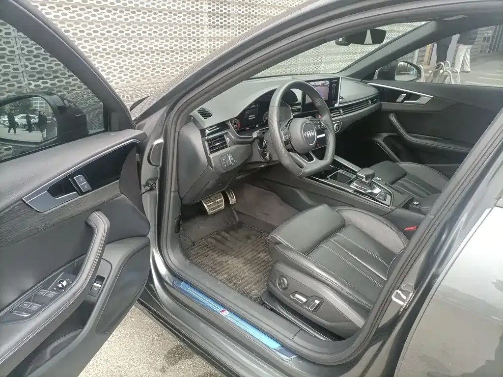 Audi A4L 2024 из CN, фото 2