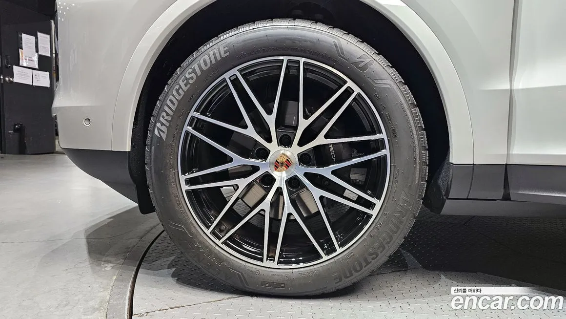 Porsche Cayenne 2025 из KR, фото 7