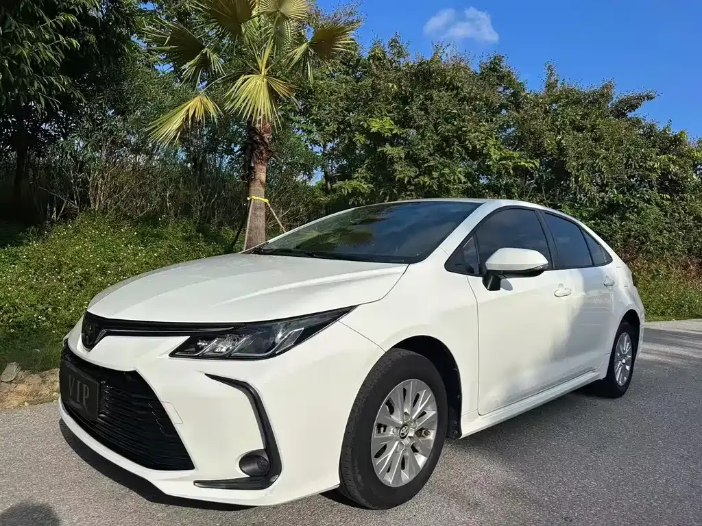 Toyota Corolla 2023 из CN, фото 1