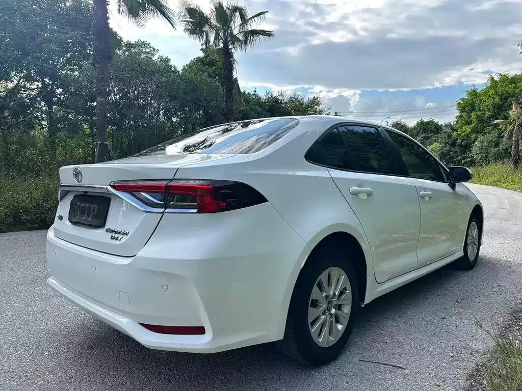 Toyota Corolla 2023 из CN, фото 6