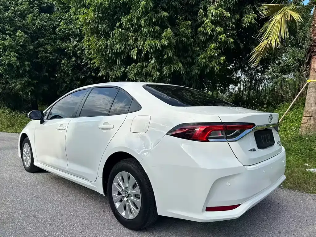 Toyota Corolla 2023 из CN, фото 9