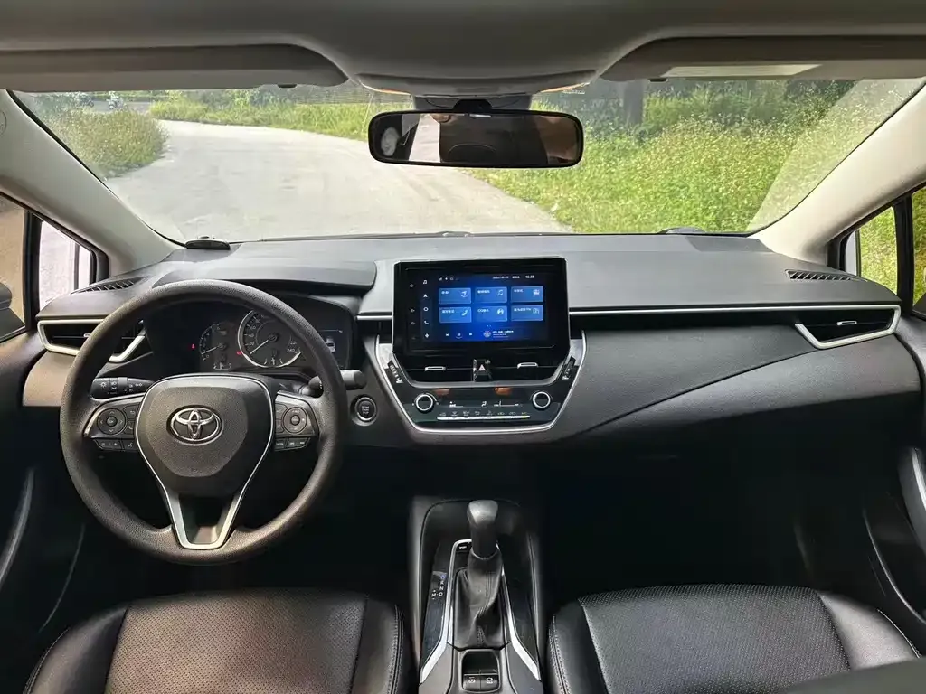 Toyota Corolla 2023 из CN, фото 2