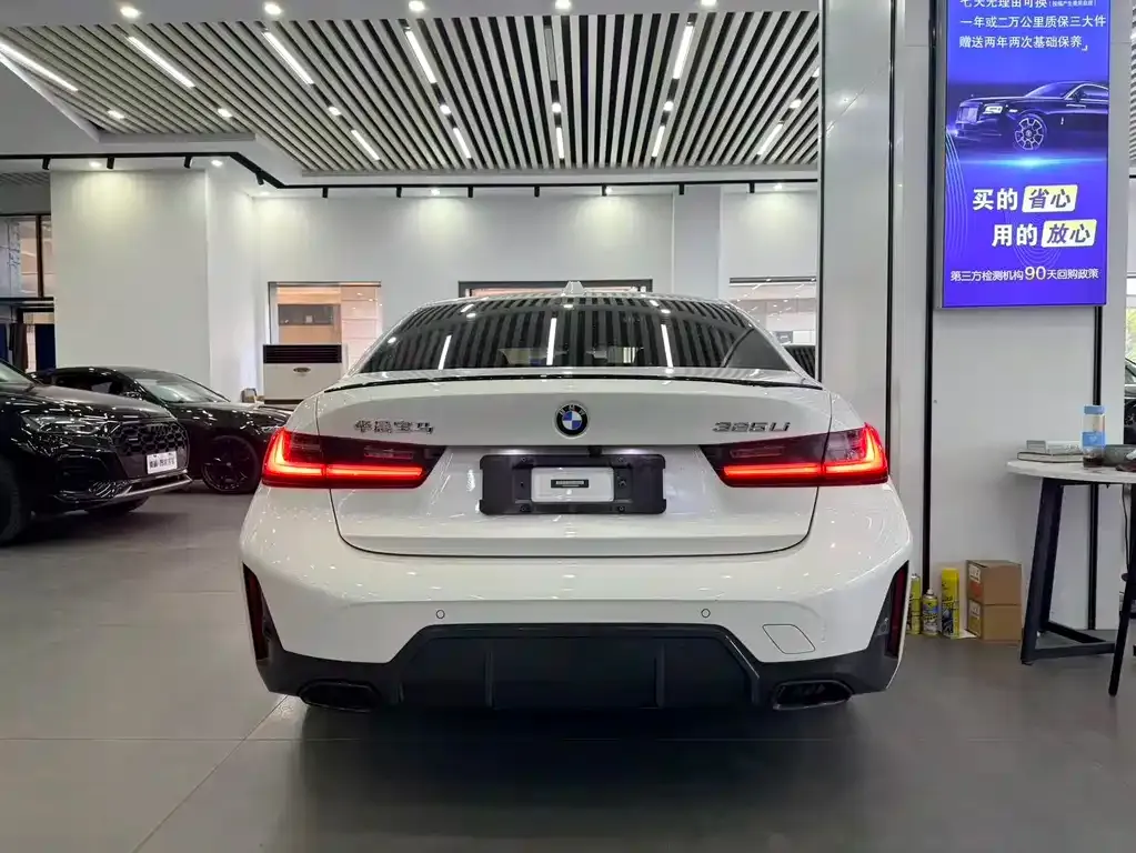 BMW 3 Series 2023 из CN, фото 10