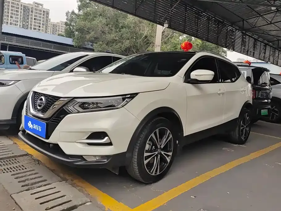 Nissan Qashqai — фото 1