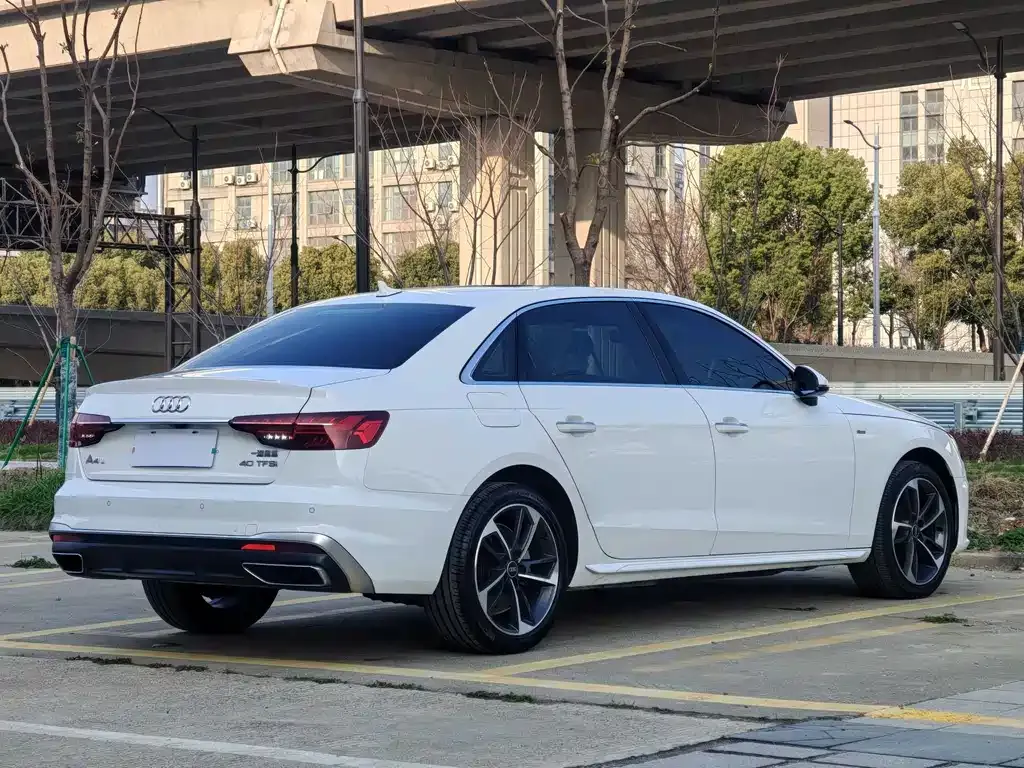 Audi A4L — фото 7