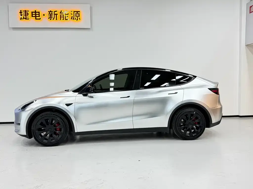 Tesla Model Y — фото 4