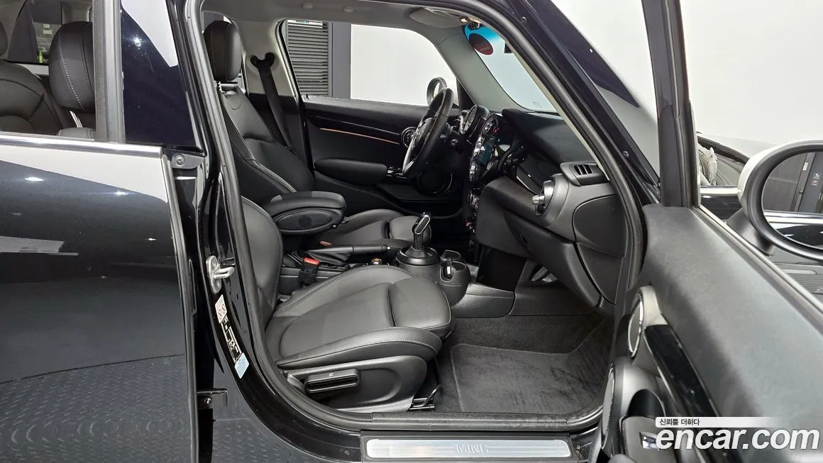 Mini Cooper 2023 из KR, фото 10