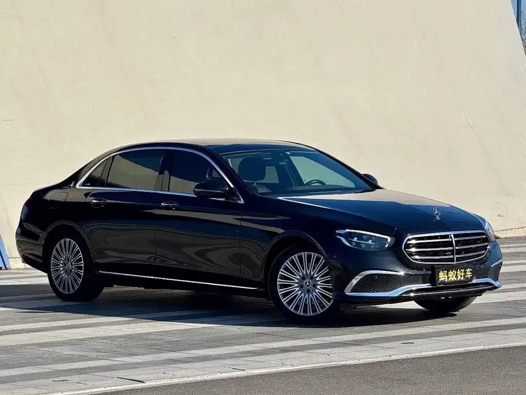Mercedes-Benz E-Class — фото 9