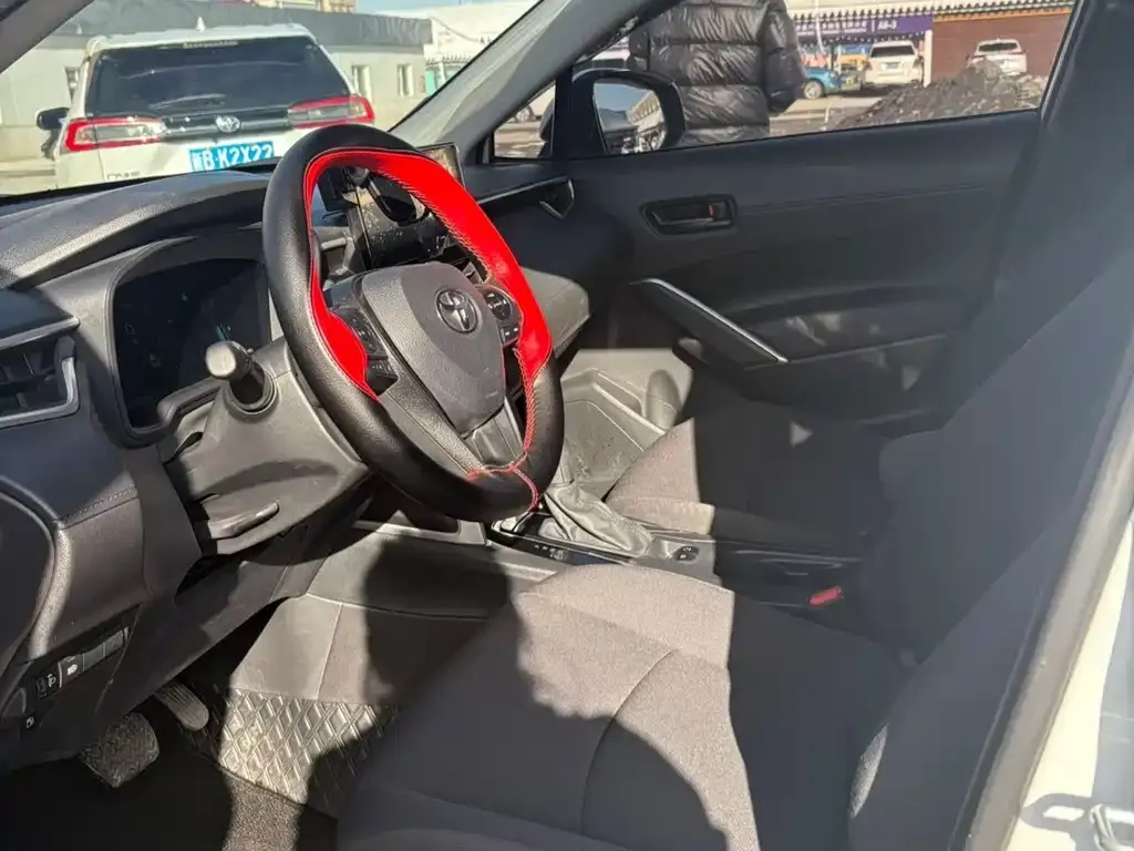 Toyota Corolla Cross 2024 из CN, фото 7