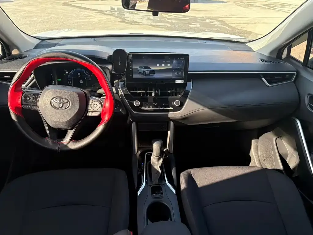 Toyota Corolla Cross 2024 из CN, фото 6