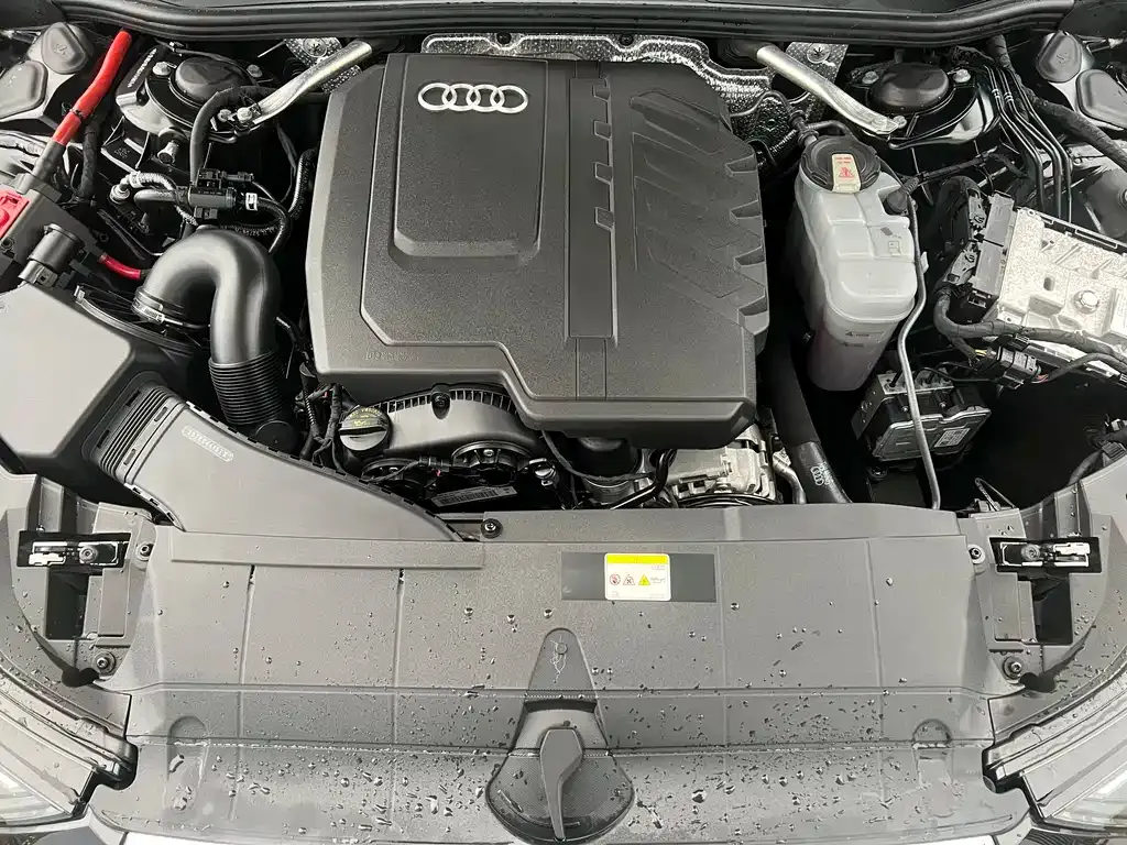 Audi A6L — фото 9