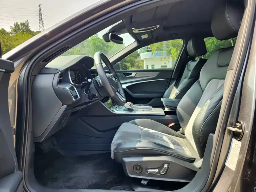 Audi A6L 2021 из CN, фото 2