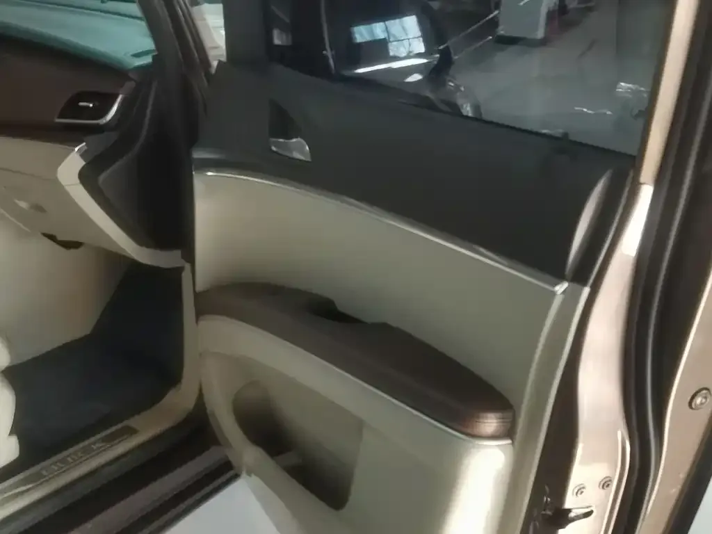 Buick GL8 2021 из CN, фото 2