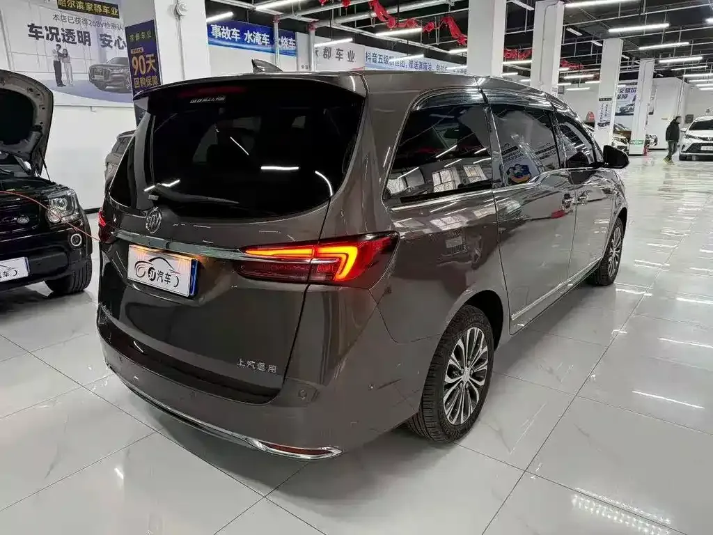 Buick GL8 2021 из CN, фото 10