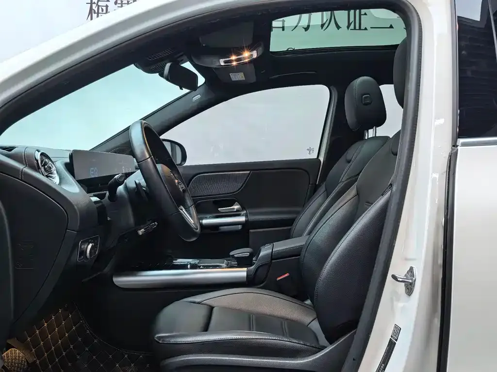 Mercedes-Benz EQA 2023 из CN, фото 8